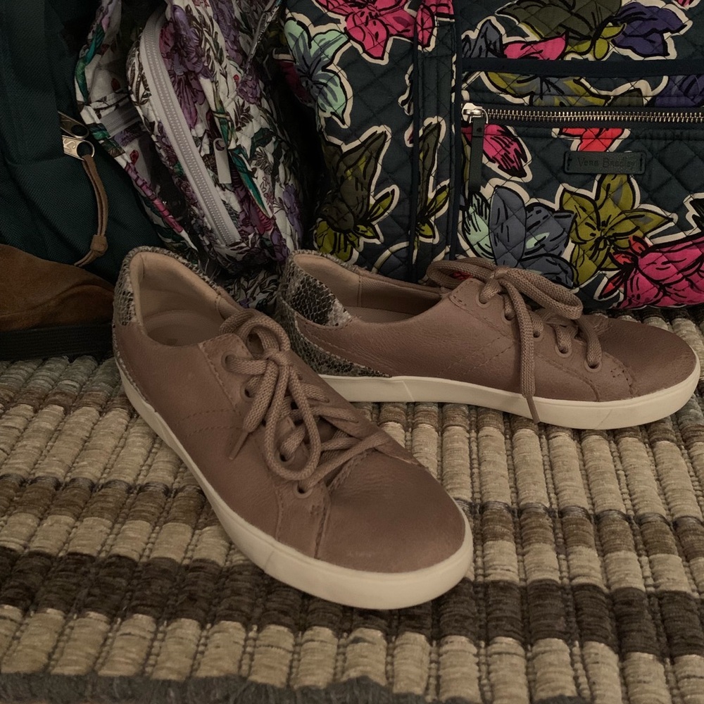 Naturalizer Morrison sneakers